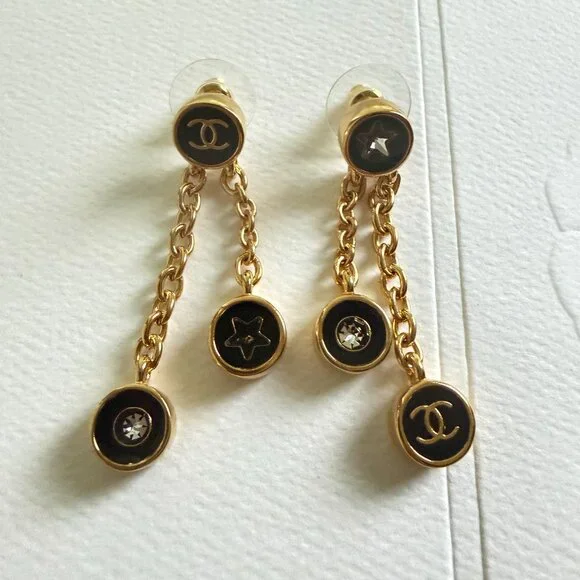 NWT Chanel 2025 Black Enamel CC & Star Pendant Chain Earrings – Gold Tone, Rare - Picture 3 of 6